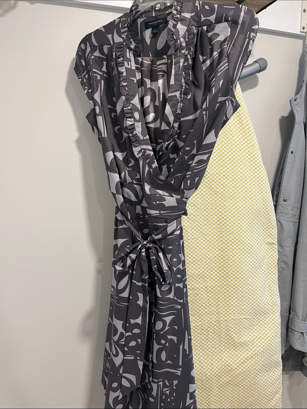 Banana Republic Grey Abstract Print Midi Dress